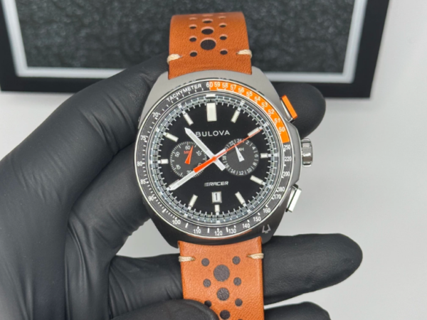 Como a Bulova se posiciona entre marcas de relógios de prestígio e desempenho?